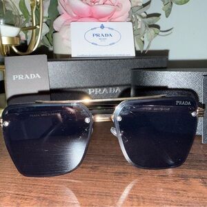 Men’s Black and Gold Square Sunglasses